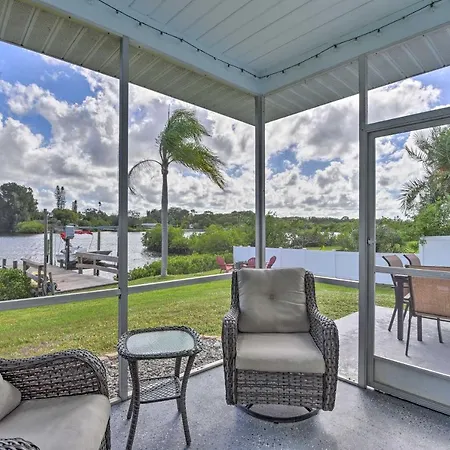 Waterfront Nokomis Escape With Dock, Kayaks And Bikes!